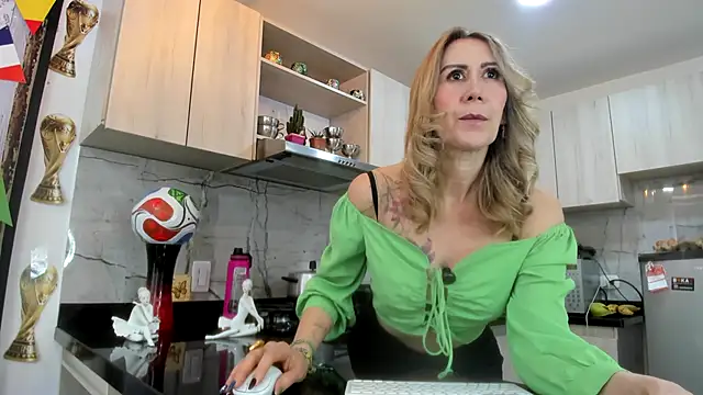 ashleymilf 1 online show from July 17, 4:43 pm