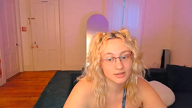 ashleyblaydex online show from June 22, 6:10 am