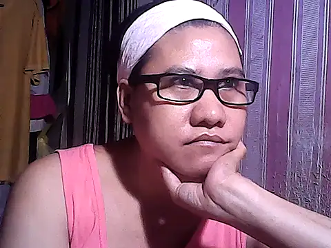 Snapshot of sweetsosie18 chatting on October 1, 8:47 pm sweetsosie18 online show from October 1, 8:47 pm