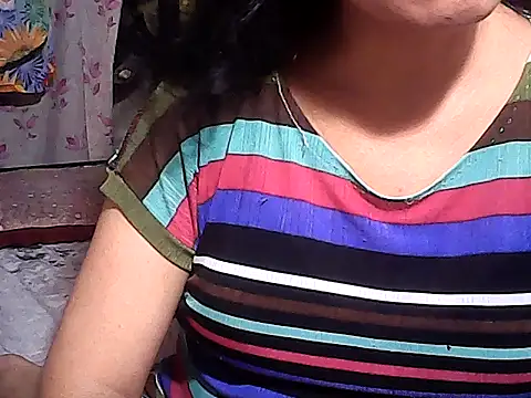 Snapshot of sweetsosie18 chatting on October 18, 12:25 am sweetsosie18 online show from October 18, 12:25 am
