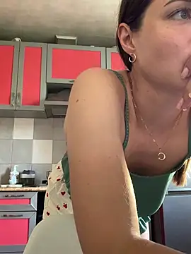 SeducingYoghourt online show from June 22, 1:30 pm