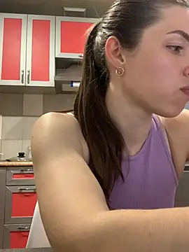 SeducingYoghourt online show from May 8, 4:43 pm