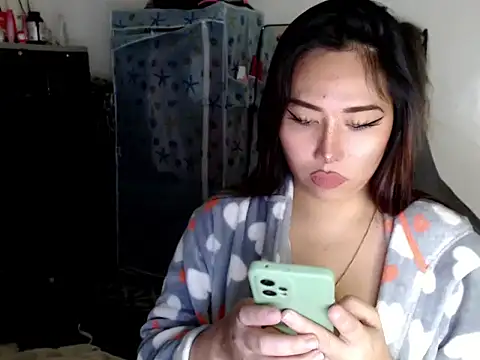 Snapshot of urqueendominant chatting on September 17, 4:10 am urqueendominant online show from September 17, 4:10 am