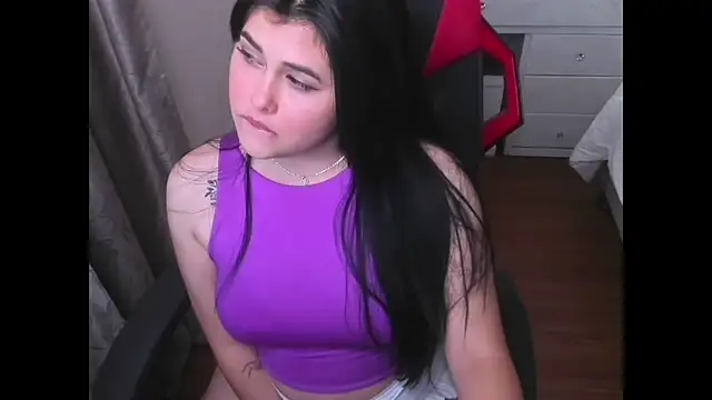 Alyaa s online show from February 7, 10:13 pm