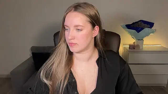 EvaMaddison online show from June 11, 7:54 pm