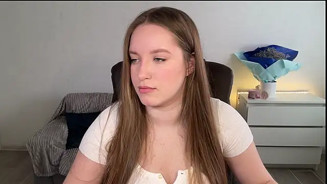 EvaMaddison online show from April 29, 5:54 am