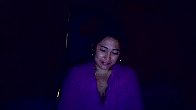 Ugly Filipina online show from November 25, 10:10 pm