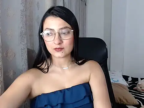 SavannaEvans001 online show from March 13, 2:57 am