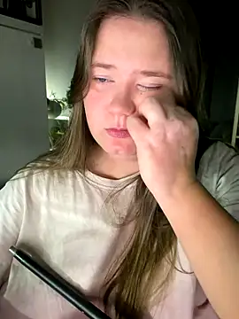 remirann  online show from November 25, 5:15 pm