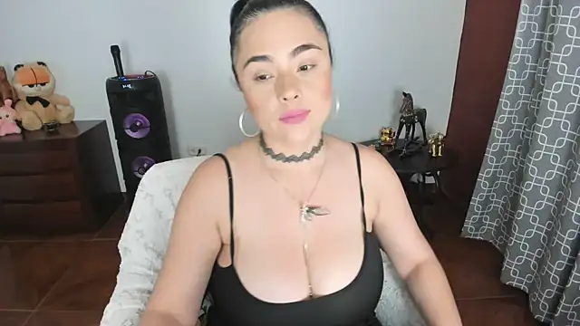 lusciousxxx online show from July 22, 11:28 pm