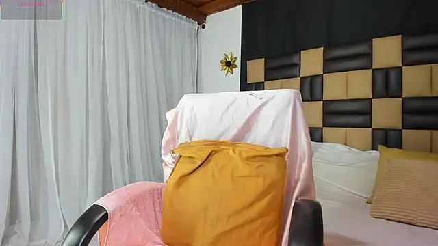 Snapshot of BarbieKano chatting on October 17, 11:52 pm BarbieKano online show from October 17, 11:52 pm