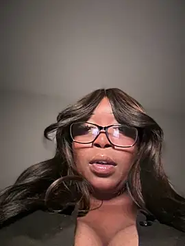 HOTMILFKATIEE online show from June 13, 8:06 pm