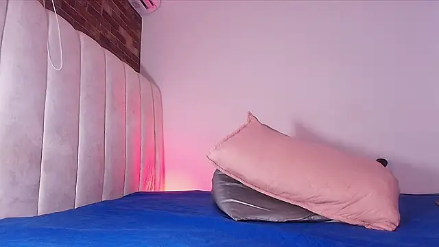  ebony-queen  online show from July 29, 3:06 am