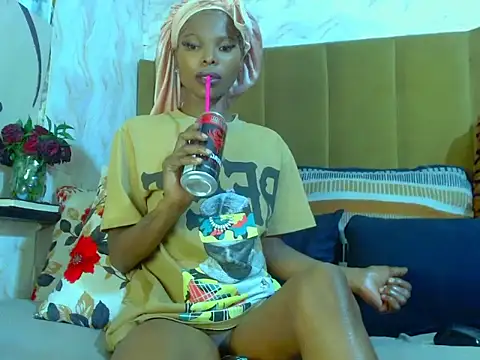 MissParis26 online show from July 9, 11:50 pm
