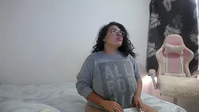 mabigomez00 online show from October 27, 9:09 pm