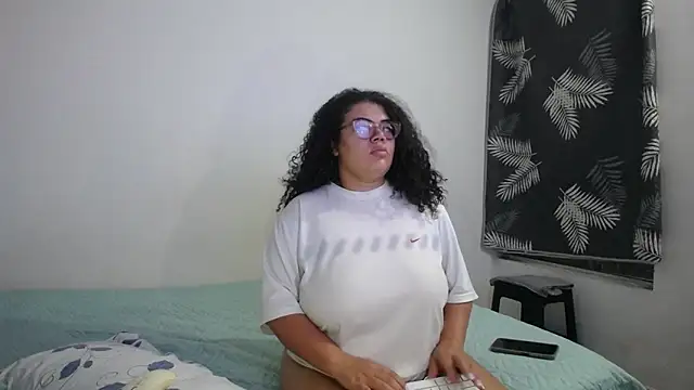 mabigomez00 online show from June 19, 9:24 am