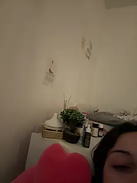 Prettylilgirll online show from June 22, 7:33 pm
