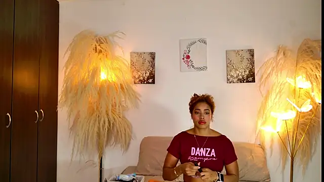 SarahCinnamon- online show from July 28, 2:46 pm