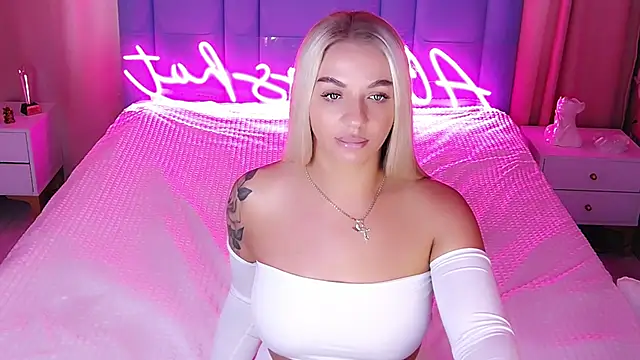 AllwaysHotJ online show from October 28, 3:12 am