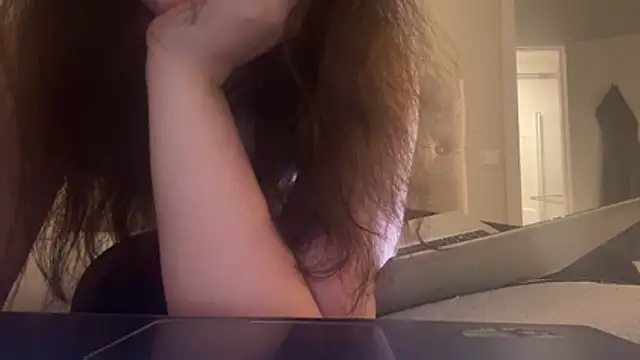 aveliine online show from March 19, 7:56 am