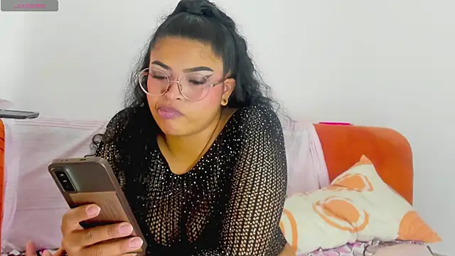 moana taylor online show from June 17, 3:13 pm