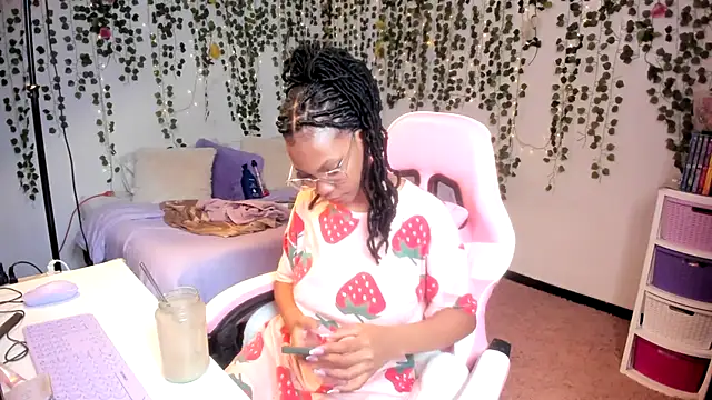 Snapshot of violeta_milleer chatting on October 10, 4:45 pm violeta milleer online show from October 10, 4:45 pm