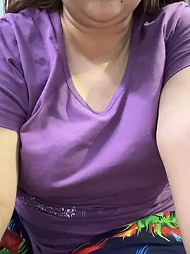 Snapshot of Preet_Kaur_69 chatting on September 15, 10:34 am Preet Kaur 69 online show from September 15, 10:34 am