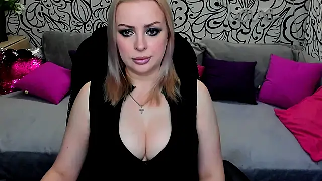 Hotdreamhere online show from October 4, 9:15 am