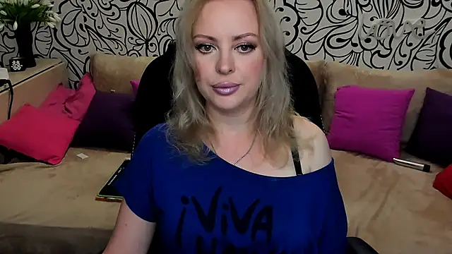 Hotdreamhere online show from June 30, 4:01 am