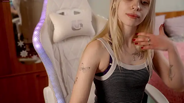 ho1yho1e online show from February 18, 7:35 pm