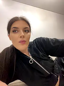 little belucci online show from November 10, 2:56 pm