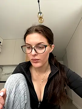 Snapshot of little_belucci chatting on October 7, 1:04 pm little belucci online show from October 7, 1:04 pm