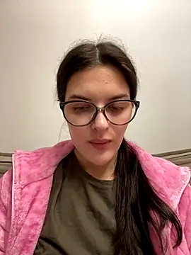 Snapshot of little_belucci chatting on October 19, 1:24 pm little belucci online show from October 19, 1:24 pm