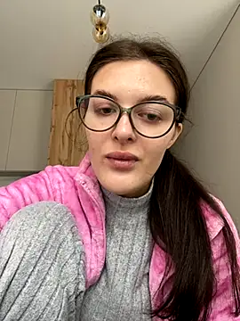 Snapshot of little_belucci chatting on October 4, 9:04 am little belucci online show from October 4, 9:04 am