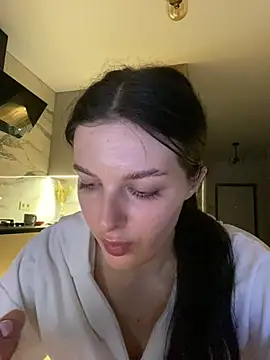 little belucci online show from January 8, 3:49 pm