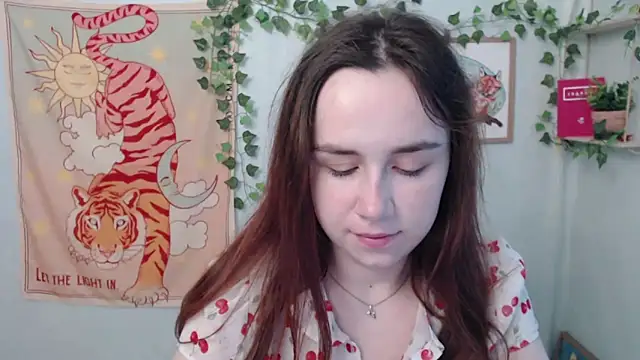VeryVeryVeryShy  online show from June 16, 5:41 am