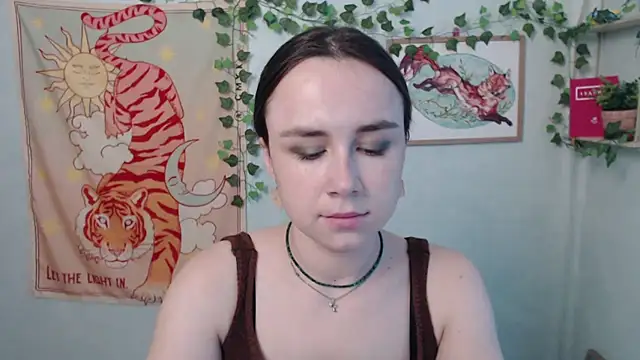 VeryVeryVeryShy  online show from July 25, 6:09 am