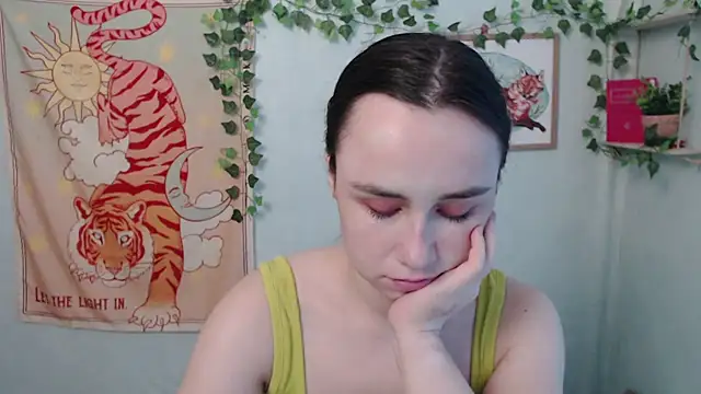 VeryVeryVeryShy  online show from July 10, 7:42 am