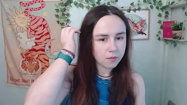 VeryVeryVeryShy  online show from July 4, 5:47 am