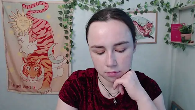 VeryVeryVeryShy  online show from June 25, 5:34 am