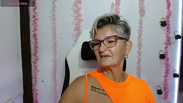 bety-cum2 online show from June 28, 12:34 pm