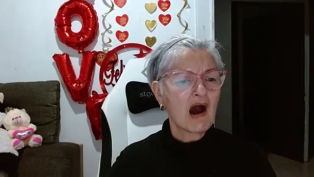 bety-cum2 online show from February 18, 11:20 am