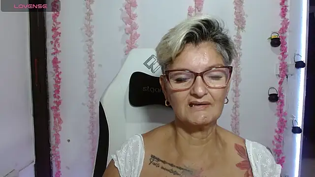 bety-cum2 online show from June 29, 12:05 pm