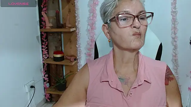 bety-cum2 online show from July 16, 7:29 pm
