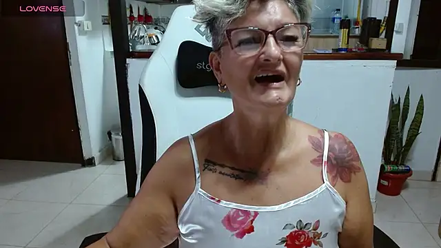 bety-cum2 online show from June 26, 11:44 am