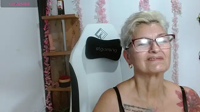 bety-cum2 online show from July 23, 11:29 am