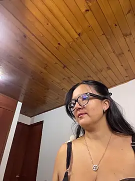 SWEETLILY18 online show from July 14, 1:38 pm