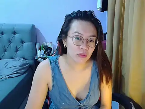 crizzybel online show from June 17, 9:05 pm