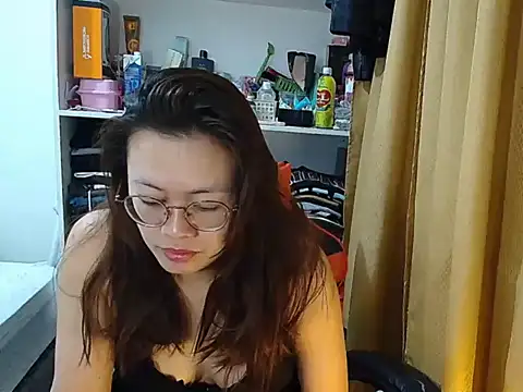 crizzybel online show from February 4, 8:23 pm