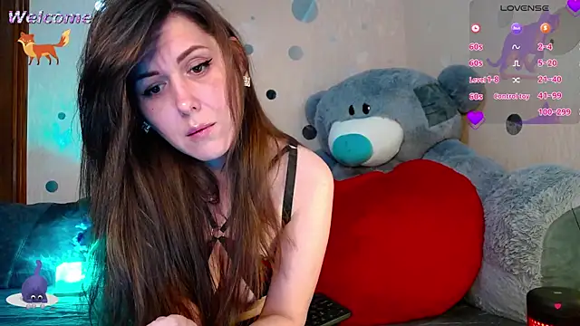 -CUTE-EVIL- online show from May 29, 5:33 pm